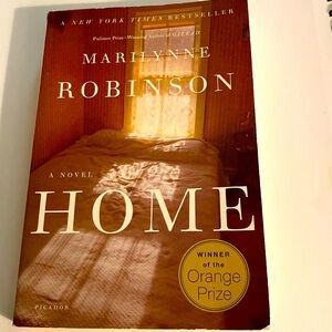 HOME - A NOVEL by MARILYNNE ROBINSON a New York Times Best Seller PB GUC